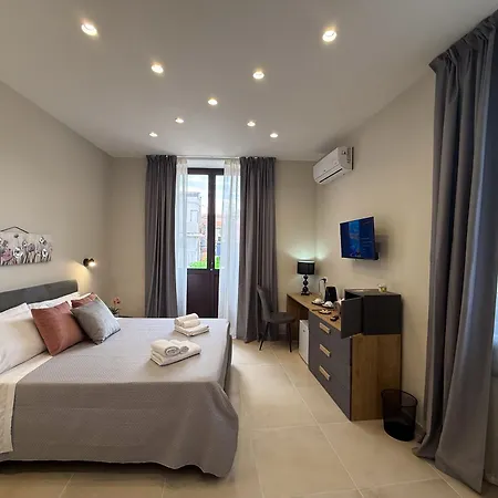 Апартаменты Town House 54