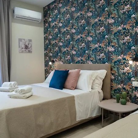 Town House 54 * Катания