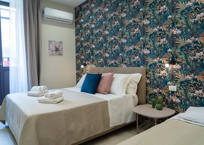 Town House 54 * Katánie