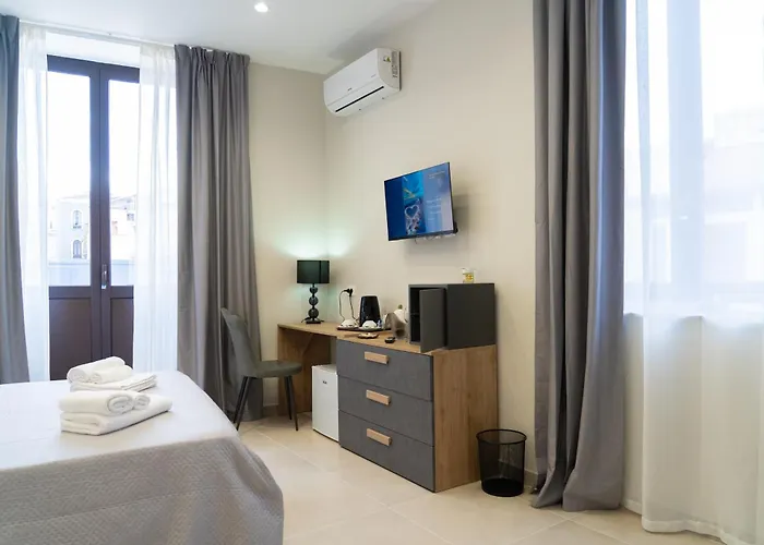 Town House 54 * Katánie